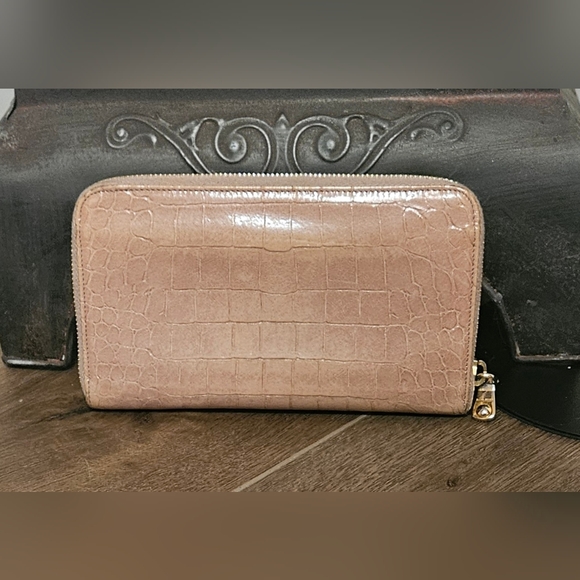 Miu Miu Long Zippy Wallet in GUC - Picture 6 of 8